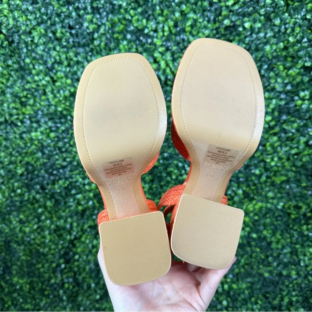 New in box‎ Crown Vintage Dylann Sandal in Mandarin Orange